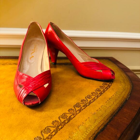 NINA Vintage Womens Red All Leather Peep Toe Heel Pumps Size 8 Made in Spain - Picture 2 of 12